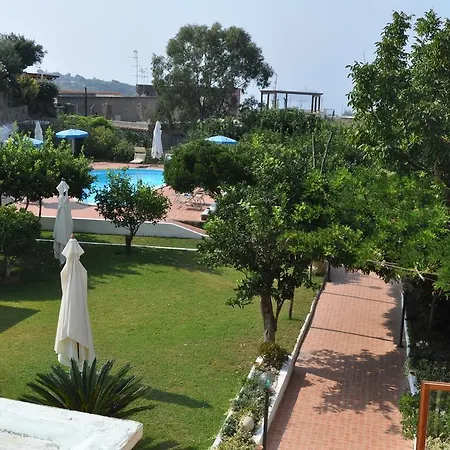 Savoia 3* Procida